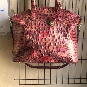 Brahmin Large Wisteria Duxbury NWOT Hard to Find
Pristine inside and out.